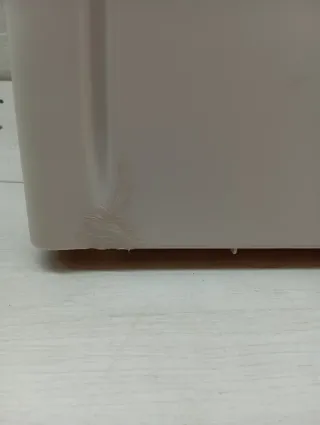 Armario con una puerta de plástico 182 x 33 x 45