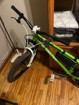 Bicicleta dirt jump