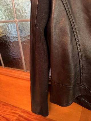 Cazadora de cuero Uterqüe negra