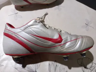 Botas de fútbol Nike 6 tacos plateadas