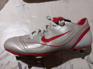 Botas de fútbol Nike 6 tacos plateadas