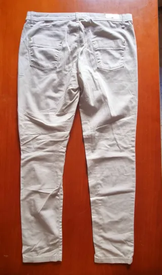 2 pantalones talle 46