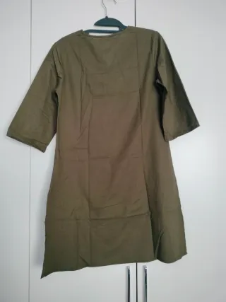 Vestido verde bordado floral