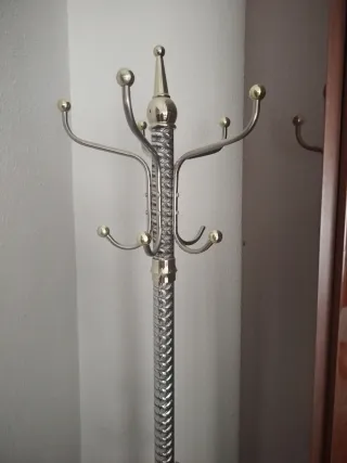 Perchero Metálico Diseño Elegante