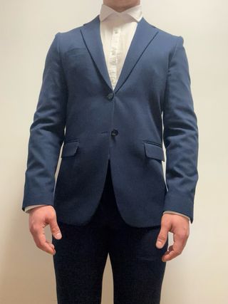 Traje de hombre azul: americana y pantalón