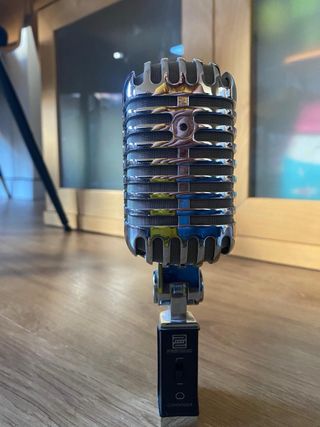 Micrófono Vintage Plata Sin Usar.