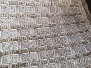 Tela para cortinas beige y blanco