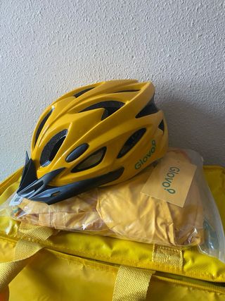 Mochila Glovo amarilla y Casco Glovo Nuevo