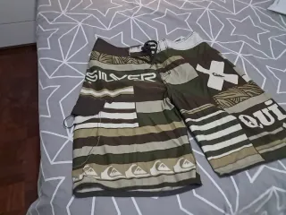 Bañador Quiksilver Talla M , 44cm de cintura y 55c