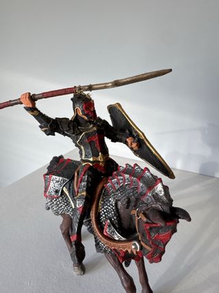 Figura de Caballero Medieval con Lanza