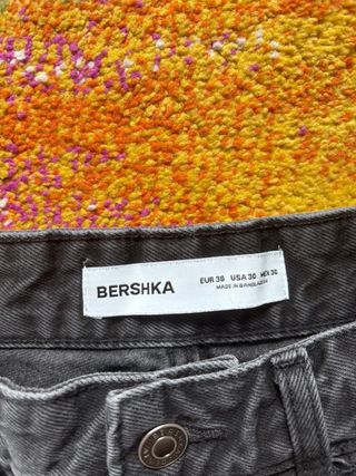 Pantaloni grigi larghi