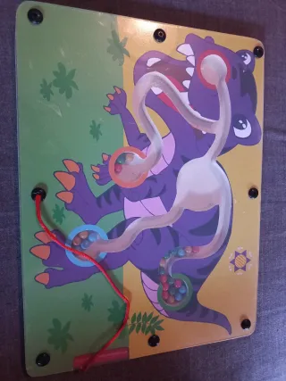 Laberinto magnético de madera dinosaurio