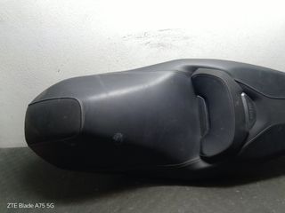 SELLA YAMAHA X MAX 2017-2024 CON BUCHI