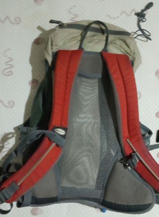 2 Mochilas Deuter: Futura Pro 34 SL + AC Lite 16