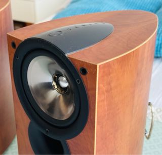 Cajas Acústicas KEF iQ1