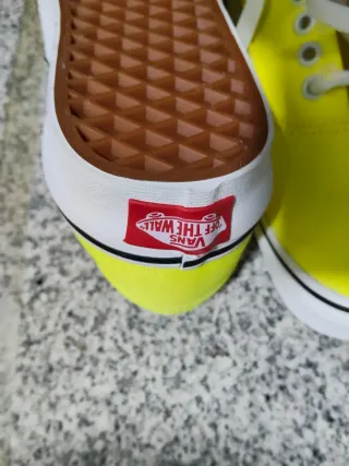 Zapatillas Vans Amarillas y Blancas