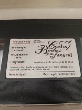 VHS Cuatro Bodas y un Funeral