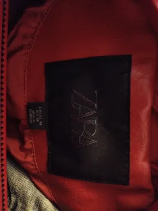 Chaqueta efecto piel bomber roja