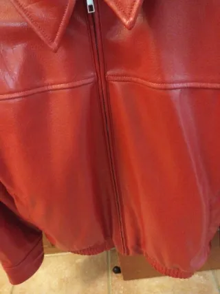 Chaqueta efecto piel bomber roja