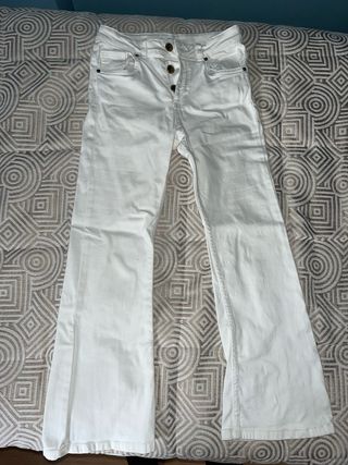 Pantalón vaquero campana blanco