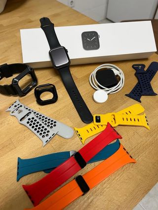 Apple Watch Serie 5 Nero 44mm + Accessori