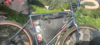 Marin Nicasio 27.5 Gravel Bike con bolsa