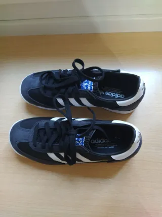 Zapatillas Adidas SL 72 Negras y Blancas