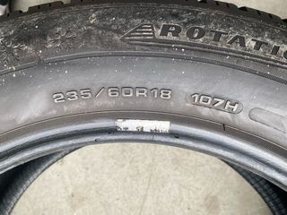 235 60 R18 Dunlop