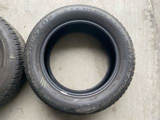 235 60 R18 Dunlop