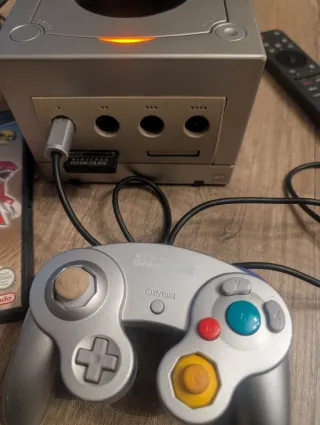 Nintendo GameCube Plata + Zelda + 3 juegos PS4