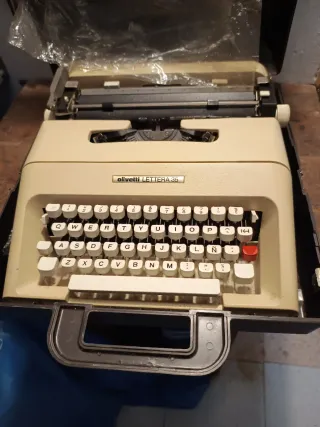 Máquina de escribir Olivetti Lettera 35