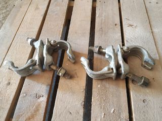 HUSILLOS NIVELACION+ABRAZADERAS GIRATORIAS ANDAMIO