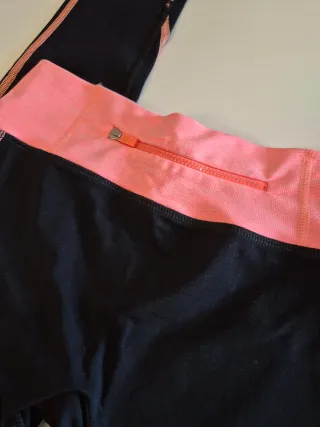 Mallas deportivas negras y rosas