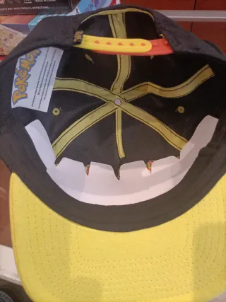 Gorra Pikachu Bioworld Negra y Amarilla