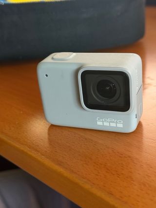 GoPro Hero 7 Blanca + Accesorios