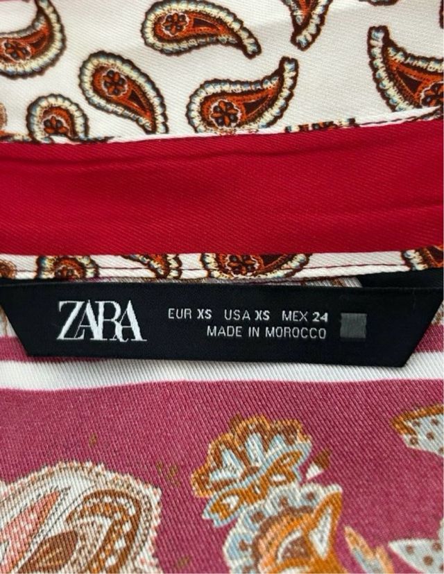 Blusa Zara estampado paisley roja XS