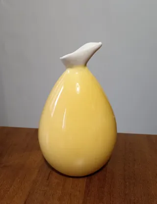 Vaso decorativo giallo