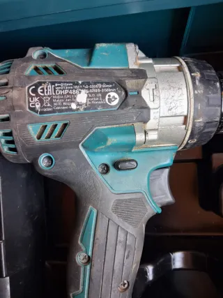 Taladro atornillador precutor makita dhp 486