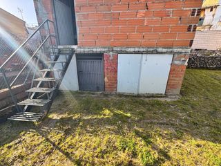 Solar de 300 metros cuadrados edificable.