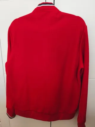 Cazadora Zara roja entretiempo hombre