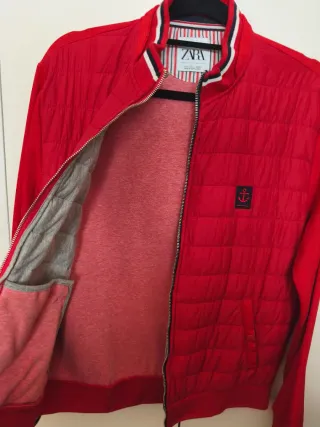 Cazadora Zara roja entretiempo hombre