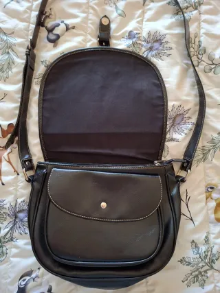 Bolso negro de hombro