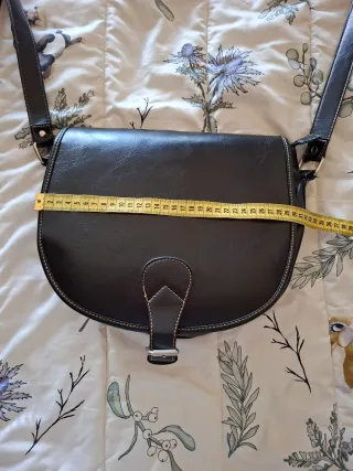 Bolso negro de hombro