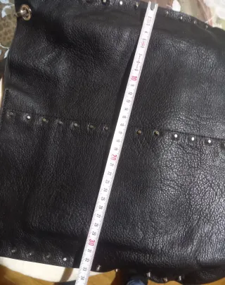 Bolso Parfois negro tachuelas