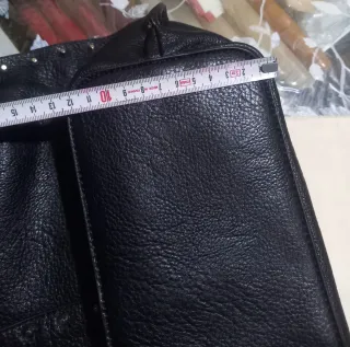 Bolso Parfois negro tachuelas