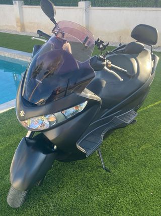 Suzuki Burgman Executive 125cc Negra