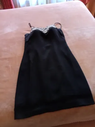 Traje negro fiesta bordado blanco