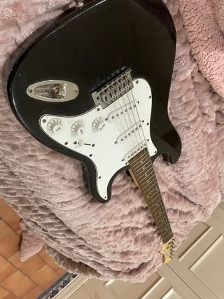 Guitarra Eléctrica Negra
