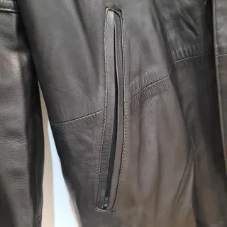 Abrigo/Chaquetón de piel negro