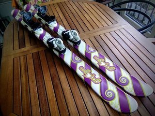 SNOWBLADES 120cm. ESQUIS CORTOS. BIG FOOT.